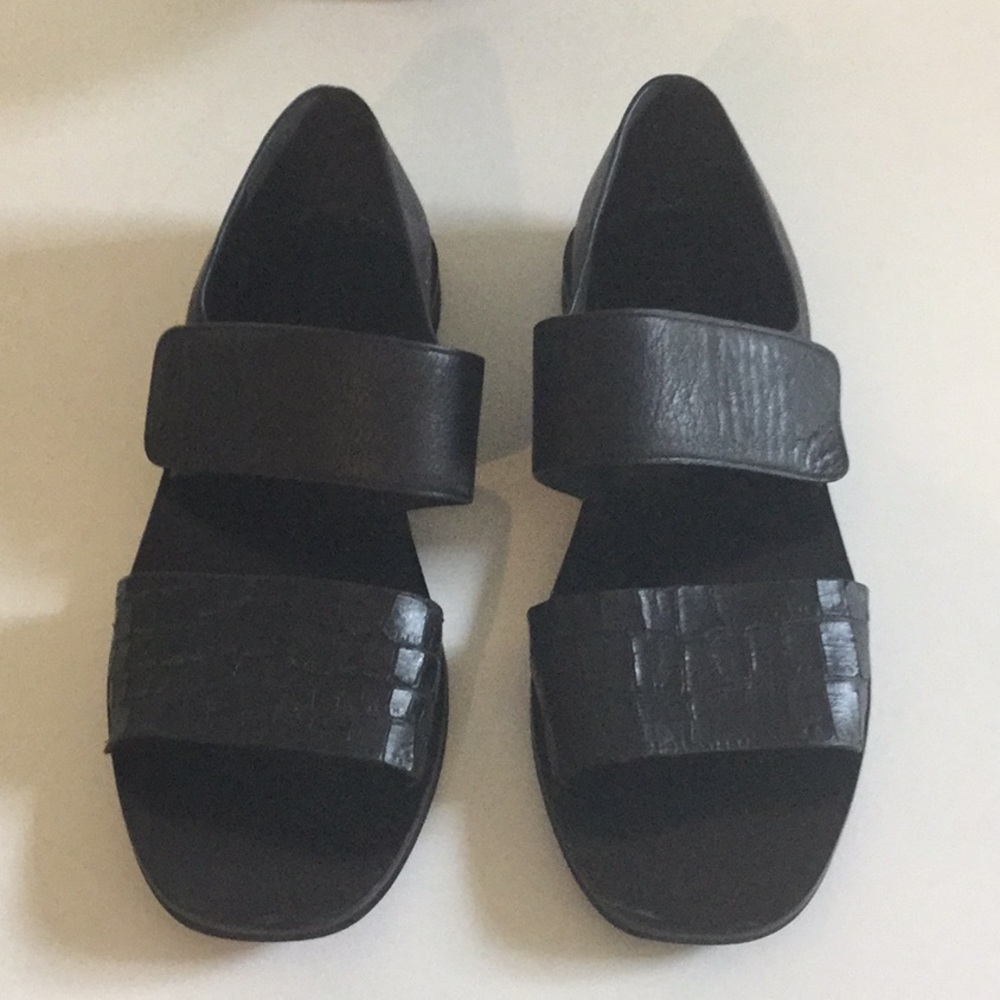 Vince Salina leather sandals, black size 7.